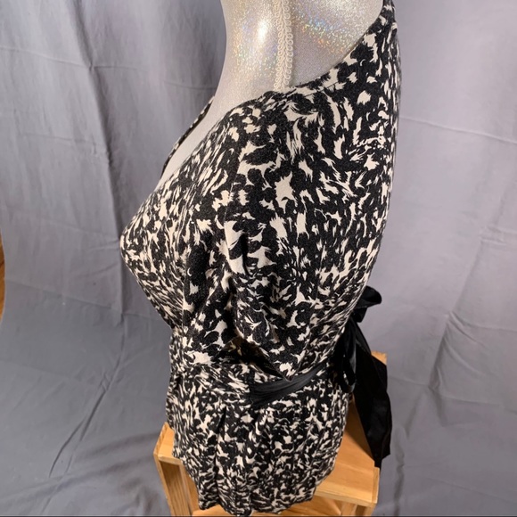 Express Animal Print Short Sleeve Top (M) - Picture 8 of 16